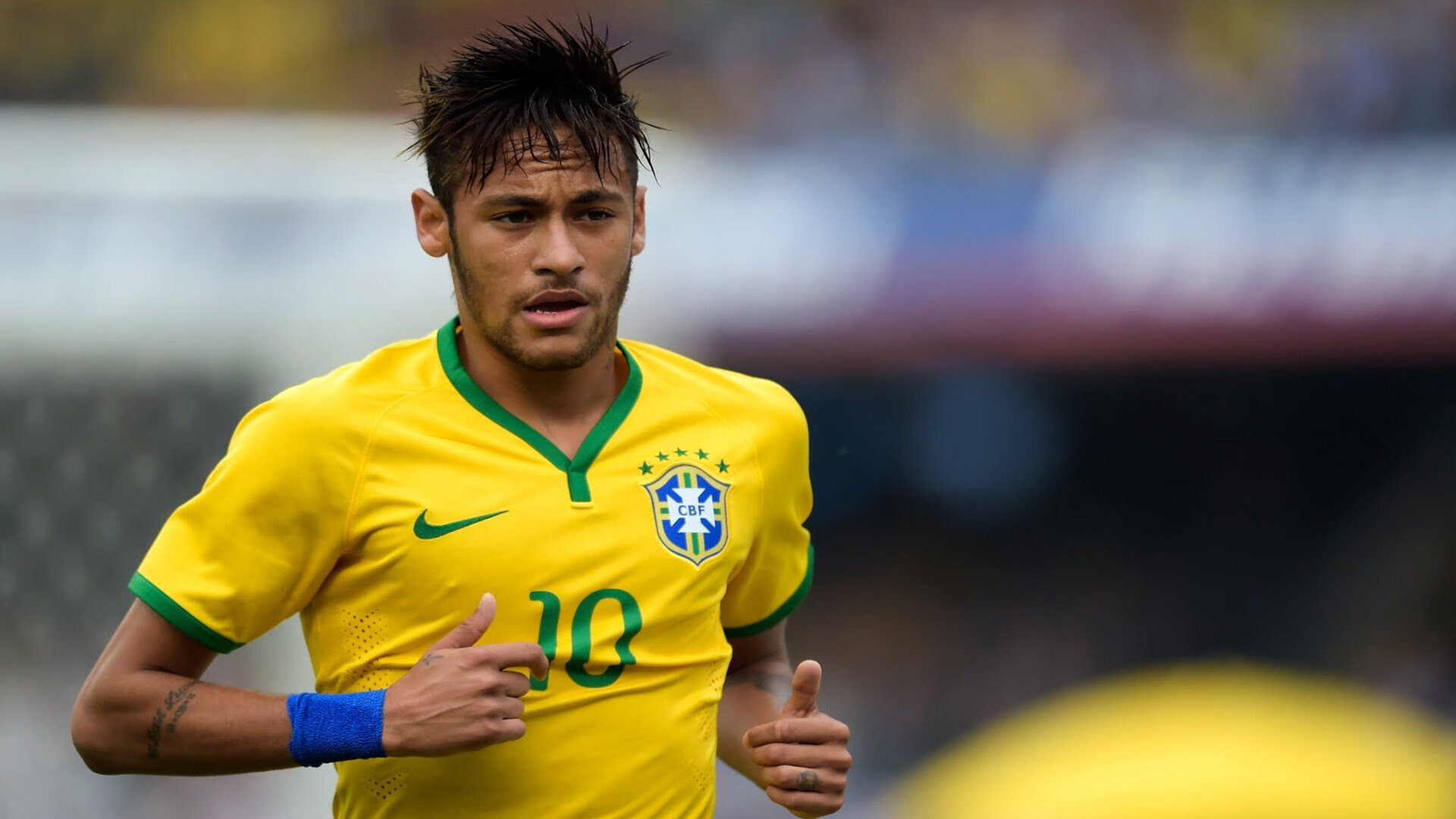 IM电竞真人娱乐-Rookie回归赛场，出色防守首场状态亮眼，巴塞罗那观众沸腾！